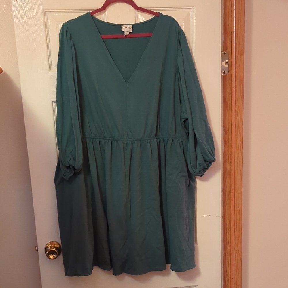 Ava & Viv Green Peplum Ruched Long Sleeve Dress
